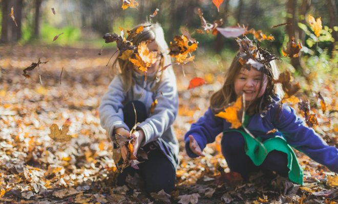Jakie kozaki dziewczęce kupić dziecku na jesień i zimę?