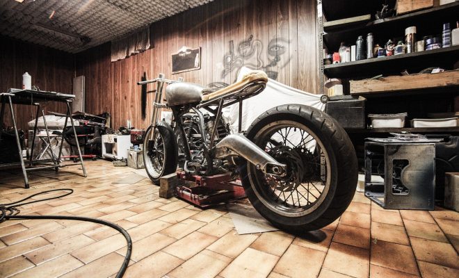 Profesjonalne wyposażenie warsztatu – jak stworzyć funkcjonalne miejsce pracy?